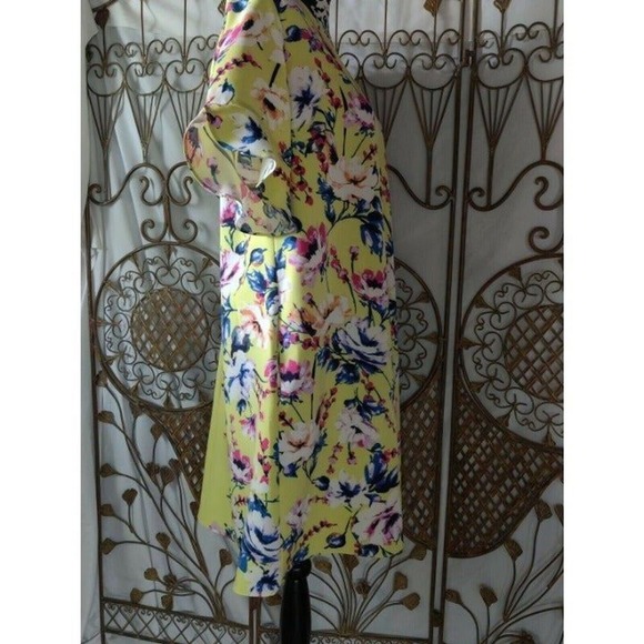 Women‎ Size 14 Isaac Mizrahi Womens Yellow Floral Short - Picture 4 of 11